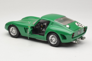 Ferrari 250 GTO #33 Verde Bburago 1:18 3011-G1 Pressofusione — immagine 5 di 8