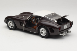 Ferrari 250 GTO #86 Nero Bburago 1:18 3011-B1 Pressofusione — immagine 5 di 8