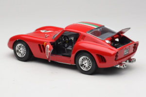 Ferrari 250 GTO #96 Rosso 1962 Bburago 1:18 3011-N1 Pressofusione — immagine 5 di 8