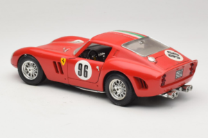 Ferrari 250 GTO #96 Rosso Bandiera Italiana 1962 Bburago 1:18 3011-P2 Pressofusione — immagine 7 di 8