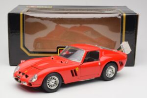 Ferrari 250 GTO Rosso Bburago 1:18 3011 Pressofusione — immagine 8 di 8