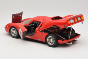 Ferrari 250 LM #21 M. Gregory / J. Rindt 24 Hours of Le Mans 1965 Bburago 1:18 3033-P2 Pressofusione — immagine 5 di 8