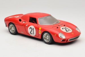 Ferrari 250 LM #21 M. Gregory / J. Rindt 24 Hours of Le Mans 1965 Bburago 1:18 3033-P2 Pressofusione — immagine 6 di 8