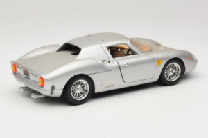 Ferrari 250 LM Argento Bburago 1:18 3033-S1 Pressofusione — immagine 3 di 8