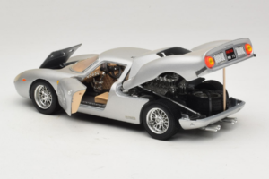 Ferrari 250 LM Argento Bburago 1:18 3033-S1 Pressofusione — immagine 5 di 8