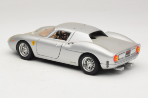 Ferrari 250 LM Argento Bburago 1:18 3033-S1 Pressofusione — immagine 7 di 8