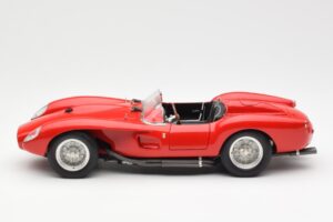 Ferrari 250 Testa Rossa Pontoon Fender Rosso CMC 1:18 M-071 Pressofusione — immagine 3 di 6