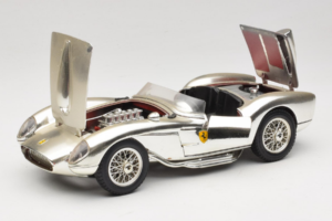 Ferrari 250 Testa Rossa Chrome Argento Bburago 1:18 3007-C1 Pressofusione — immagine 2 di 8