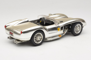 Ferrari 250 Testa Rossa Chrome Argento Bburago 1:18 3007-C1 Pressofusione — immagine 3 di 8