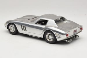 Ferrari 275 GTB Chrome Argento Guiloy 1:18 B004 Pressofusione — immagine 7 di 8