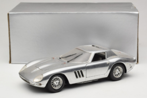 Ferrari 275 GTB Chrome Argento Guiloy 1:18 B004 Pressofusione — immagine 8 di 8
