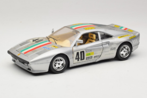 Ferrari 288 GTO #40 Argento 1984 Bburago 1:18 3027-S1 Pressofusione