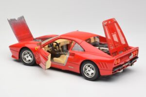Ferrari 288 GTO Rosso Bburago 1:18 3027 Pressofusione — immagine 5 di 8
