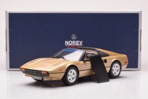 Ferrari 308 GTS Oro Edizione Limitata Norev 1:18 187932 Pressofusione — immagine 6 di 6