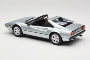 Ferrari 308 GTS Argento Norev 1:18 187934 Pressofusione — immagine 6 di 7