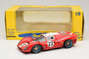 Ferrari 330 P4 #22 Scuderia Filipinetti Poor Condition 1967 Revell 1:18 48825-P1 Pressofusione — immagine 8 di 8