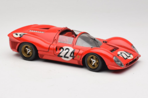 Ferrari 330 P4 #224 Rosso 1967 Revell 1:18 48825-P2 Pressofusione — immagine 5 di 7