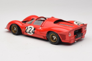 Ferrari 330 P4 #224 Rosso 1967 Revell 1:18 48825-P2 Pressofusione — immagine 6 di 7
