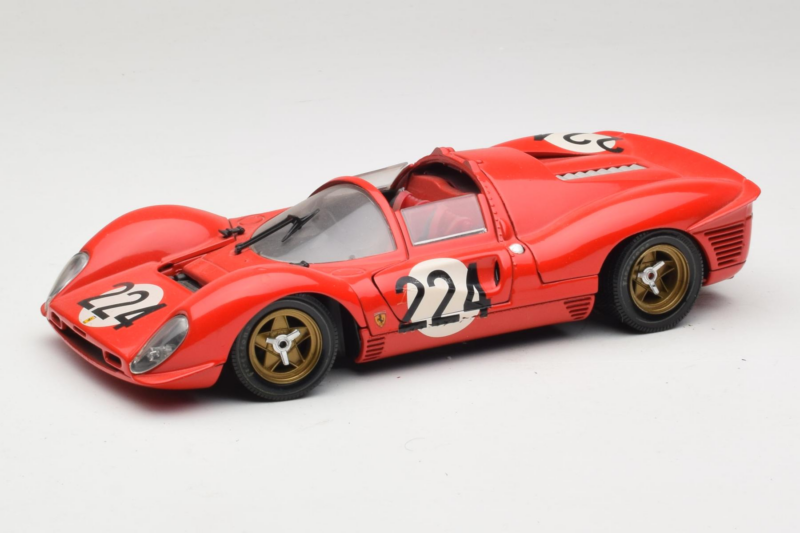 Ferrari 330 P4 #224 Rosso 1967 Revell 1:18 48825-P2 Pressofusione
