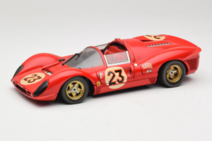 Ferrari 330 P4 #23 L. Bandini / C. Amon 24 Hours of Daytona Winner 1967 Revell 1:18 48833 Pressofusione