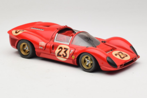 Ferrari 330 P4 #23 L. Bandini / C. Amon 24 Hours of Daytona Winner 1967 Revell 1:18 48833 Pressofusione — immagine 6 di 8