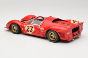 Ferrari 330 P4 #23 L. Bandini / C. Amon 24 Hours of Daytona Winner 1967 Revell 1:18 48833 Pressofusione — immagine 7 di 8