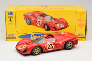 Ferrari 330 P4 #23 L. Bandini / C. Amon 24 Hours of Daytona Winner 1967 Revell 1:18 48833 Pressofusione — immagine 8 di 8