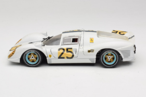 Ferrari 330 P4 #25 Bianco Revell 1:18 48845 Pressofusione — immagine 4 di 8