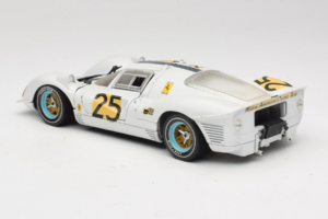 Ferrari 330 P4 #25 Bianco Revell 1:18 48845 Pressofusione — immagine 7 di 8