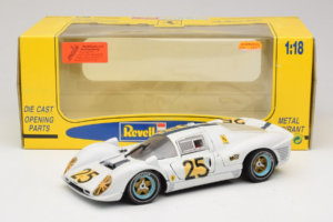 Ferrari 330 P4 #25 Bianco Revell 1:18 48845 Pressofusione — immagine 8 di 8
