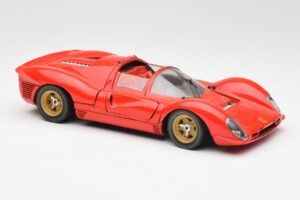 Ferrari 330 P4 Rosso 1967 Revell 1:18 48822 Pressofusione — immagine 6 di 8