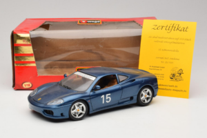 Ferrari 360 Modena #15 Edizione Limitata Blu Metallizzato Bburago 1:18 3358-F1 Pressofusione — immagine 8 di 8