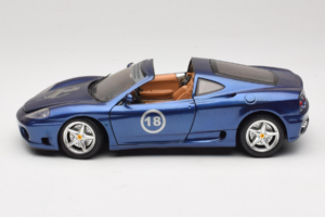 Ferrari 360 Modena Targa Edizione Limitata 333 pz Viola Metallizzato Bburago 1:18 3348-F1 Pressofusione — immagine 4 di 8