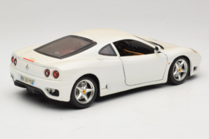Ferrari 360 Modena Bianco Bburago 1:18 3368-W1 Pressofusione — immagine 3 di 8