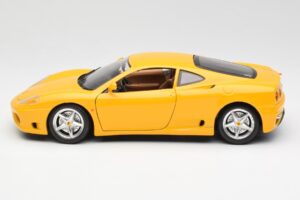 Ferrari 360 Modena Giallo Bburago 1:18 3368 Pressofusione — immagine 4 di 8