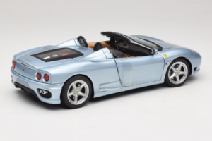 Ferrari 360 Spider Blu The Italian Job Hot Wheels 1:18 P9905 Pressofusione — immagine 2 di 6