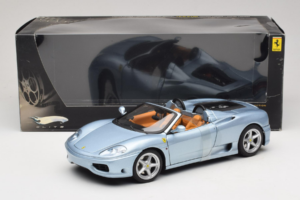 Ferrari 360 Spider Blu The Italian Job Hot Wheels 1:18 P9905 Pressofusione — immagine 6 di 6