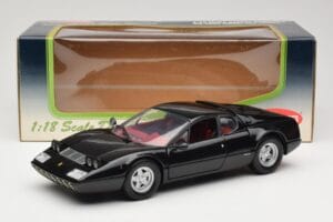 Ferrari 365 GT4/BB Nero Kyosho 1:18 08173K Pressofusione — immagine 8 di 8