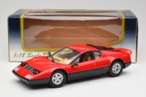 Ferrari 365 GT4/BB Rosso Corsa Kyosho 1:18 08173R Pressofusione — immagine 8 di 8