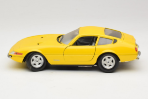 Ferrari 365 GTB/4 Daytona Giallo Techno Giodi 1:18 40011-Y1 Pressofusione — immagine 3 di 7