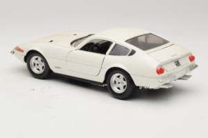 Ferrari 365 GTB/4 Daytona Berlina Bianco Techno Giodi 1:18 74007 Pressofusione — immagine 7 di 8