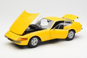 Ferrari 365 GTB/4 Daytona Giallo Kyosho 1:18 08162Y Pressofusione — immagine 2 di 8