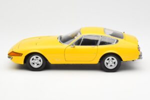 Ferrari 365 GTB/4 Daytona Giallo Kyosho 1:18 08162Y Pressofusione — immagine 4 di 8