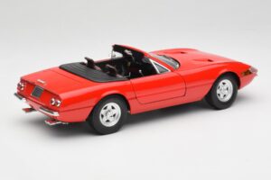 Ferrari 365 GTS Rosso Corsa Solido 1:18 8017 Pressofusione — immagine 3 di 8
