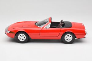 Ferrari 365 GTS Rosso Corsa Solido 1:18 8017 Pressofusione — immagine 4 di 8