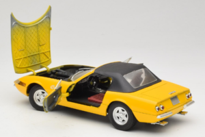 Ferrari 365 GTS Giallo Con Tetto Nero Solido 1:18 8018 Pressofusione — immagine 5 di 8