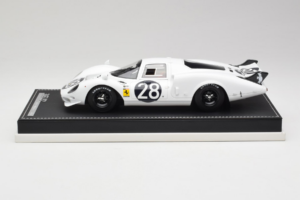 Ferrari 365 P2 #28 M. Gregory / J. Schlesser NART 24 Hours of Daytona 1967 Bianco AB Models 1:18 REMC019 Resina