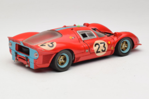 Ferrari 412P #23 W. Mairesse / J. Beurlys Le Mans 1967 Rosso Revell 1:18 48826 Pressofusione — immagine 3 di 8