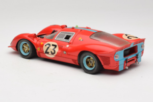 Ferrari 412P #23 W. Mairesse / J. Beurlys Le Mans 1967 Rosso Revell 1:18 48826 Pressofusione — immagine 7 di 8