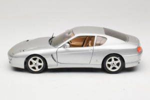 Ferrari 456 GT Argento Bburago 1:18 3336-S1 Pressofusione — immagine 4 di 8